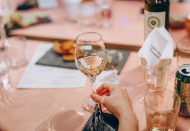 Wino wytrawne  – jak dopasować do podawanych potraw? Podpowiadamy