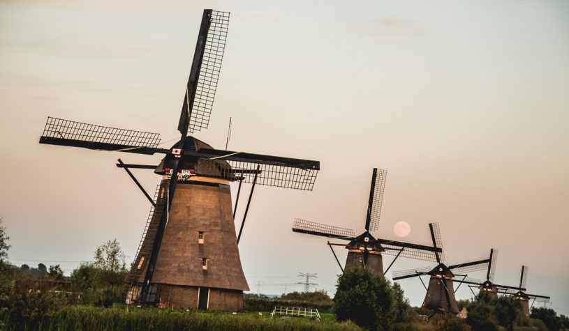 Jak znaleźć dobrze płatną pracę w Holandii?