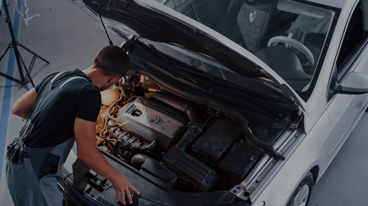 Wymiana oleju i filtrów oleju w samochodzie: Klucz do długotrwałej wydajności