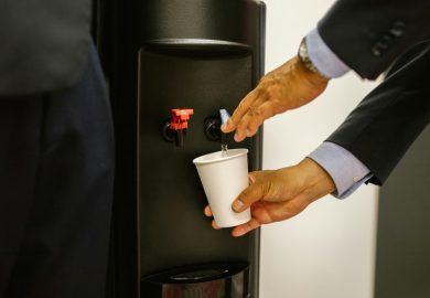 Dystrybutor wody – praktyczny przewodnik po rodzajach, funkcjach i zastosowaniach